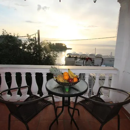 Alojamento de Acomodação e Pequeno-almoço Batis Breeze Perama