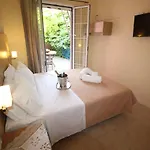 Batis Breeze Bed & Breakfast *